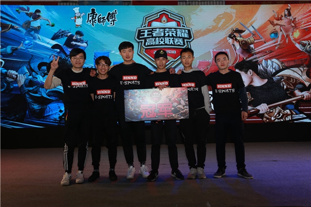 却逐渐与团 却逐渐与团